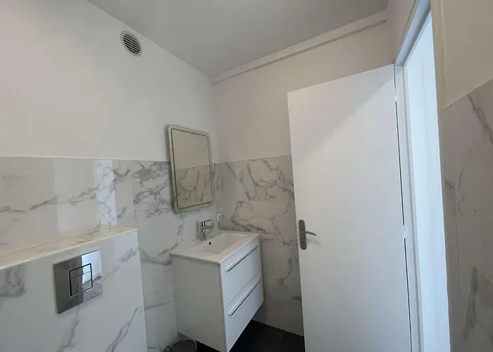 아파트 Neuf Avec Terrasse Sur Et Garage A - Fr-1-494-207 로양